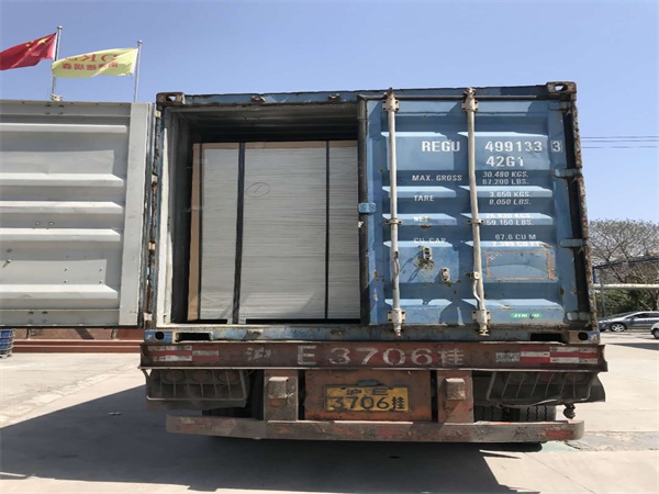 玻璃钢格栅生产车间及产品